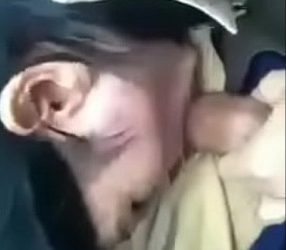 หลุดไทย สาวแอบเป่าปี่ให้แฟนบนรถเมล์ แตกในปากอย่างซี๊ด